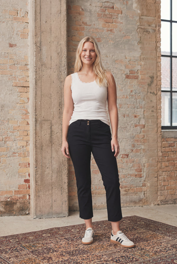 I SAY Isay Highwaist Chino Pants 900 Black