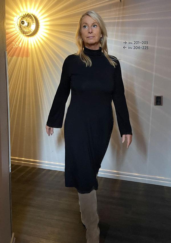 I SAY Kalla Rollneck Dress Dresses 900 Black