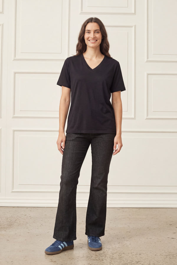 I SAY Nugga Basic V-Neck T-Shirt Basics 900 Black