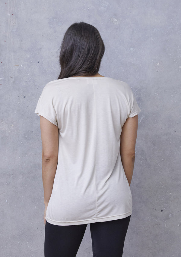 I SAY Nugga V-Neck T-Shirt Basics 112 Sand