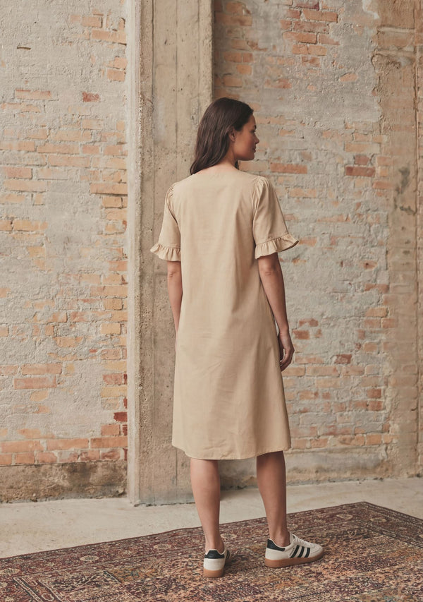 I SAY Sigga Flounce Dress Dresses 102 Camel
